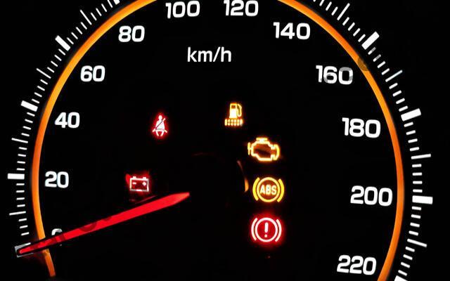 Motor Arıza İşareti Kendiliğinden Söner Mi?
